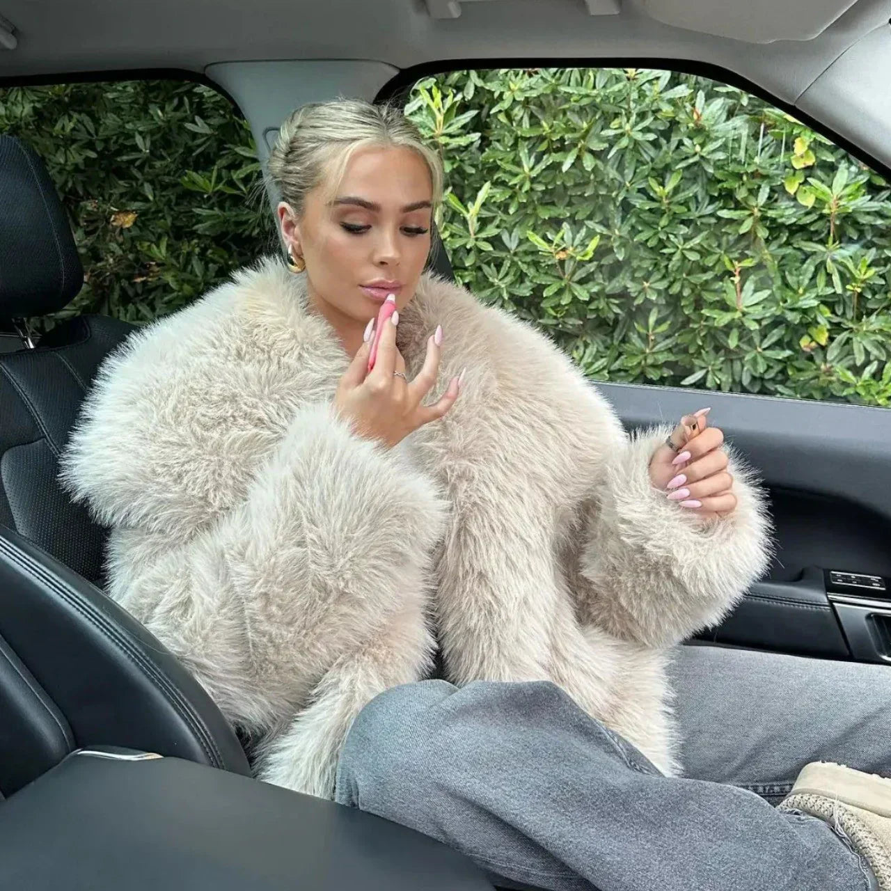 𝐌𝐚𝐧𝐭𝐞𝐚𝐮 𝐞𝐧 𝐅𝐚𝐮𝐬𝐬𝐞 𝐅𝐨𝐮𝐫𝐫𝐮𝐫𝐞 – É𝐥é𝐠𝐚𝐧𝐜𝐞 𝐞𝐭 𝐂𝐡𝐚𝐥𝐞𝐮𝐫 𝐀𝐬𝐬𝐮𝐫é𝐞