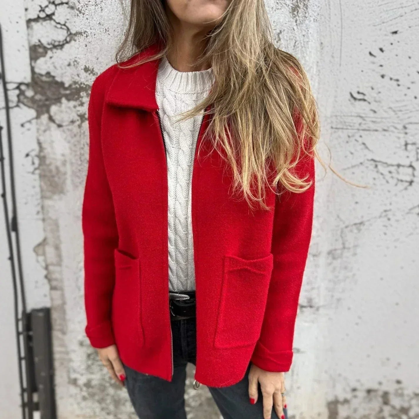 𝐕𝐞𝐬𝐭𝐞 𝐂𝐚𝐫𝐝𝐢𝐠𝐚𝐧 É𝐥é𝐠𝐚𝐧𝐭𝐞 𝐞𝐧 𝐋𝐚𝐢𝐧𝐞