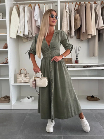 𝐋𝐚 𝐫𝐨𝐛𝐞 𝐪𝐮𝐢 𝐫𝐞𝐭𝐨𝐮𝐫𝐧𝐞 𝐭𝐨𝐮𝐬 𝐥𝐞𝐬 𝐫𝐞𝐠𝐚𝐫𝐝𝐬