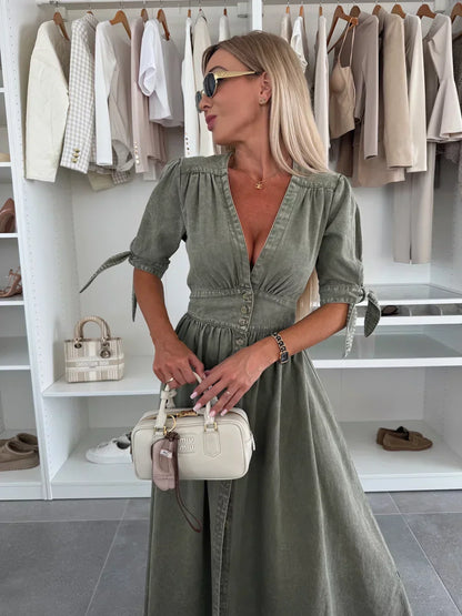 𝐋𝐚 𝐫𝐨𝐛𝐞 𝐪𝐮𝐢 𝐫𝐞𝐭𝐨𝐮𝐫𝐧𝐞 𝐭𝐨𝐮𝐬 𝐥𝐞𝐬 𝐫𝐞𝐠𝐚𝐫𝐝𝐬