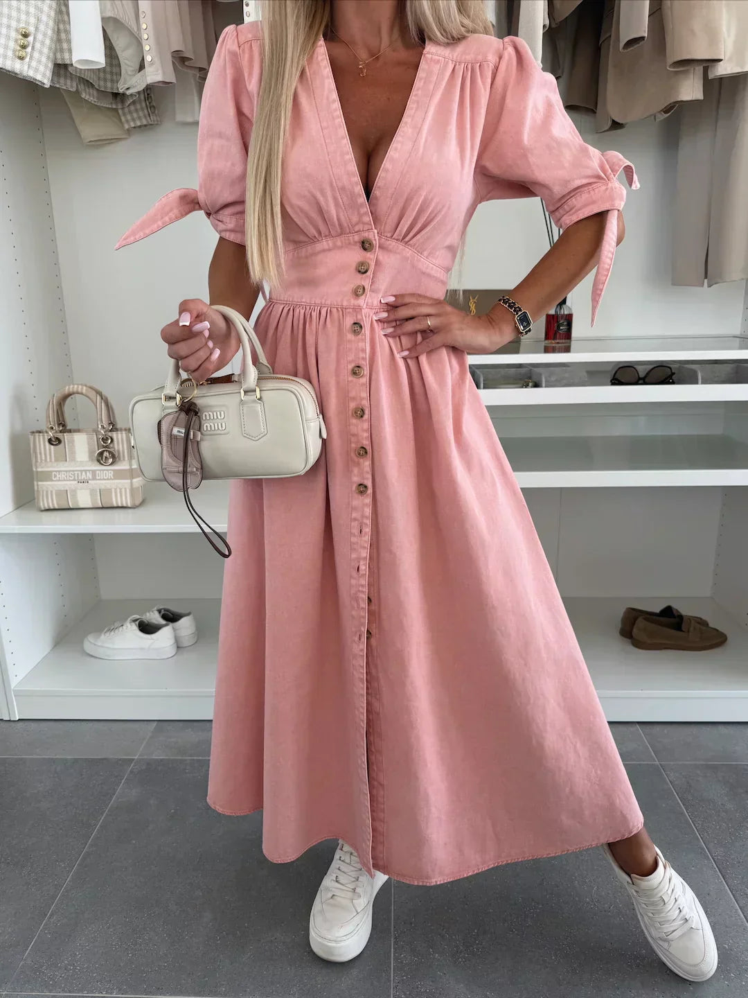 𝐋𝐚 𝐫𝐨𝐛𝐞 𝐪𝐮𝐢 𝐫𝐞𝐭𝐨𝐮𝐫𝐧𝐞 𝐭𝐨𝐮𝐬 𝐥𝐞𝐬 𝐫𝐞𝐠𝐚𝐫𝐝𝐬