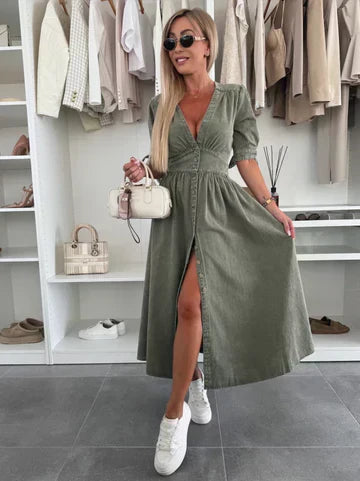 𝐋𝐚 𝐫𝐨𝐛𝐞 𝐪𝐮𝐢 𝐫𝐞𝐭𝐨𝐮𝐫𝐧𝐞 𝐭𝐨𝐮𝐬 𝐥𝐞𝐬 𝐫𝐞𝐠𝐚𝐫𝐝𝐬